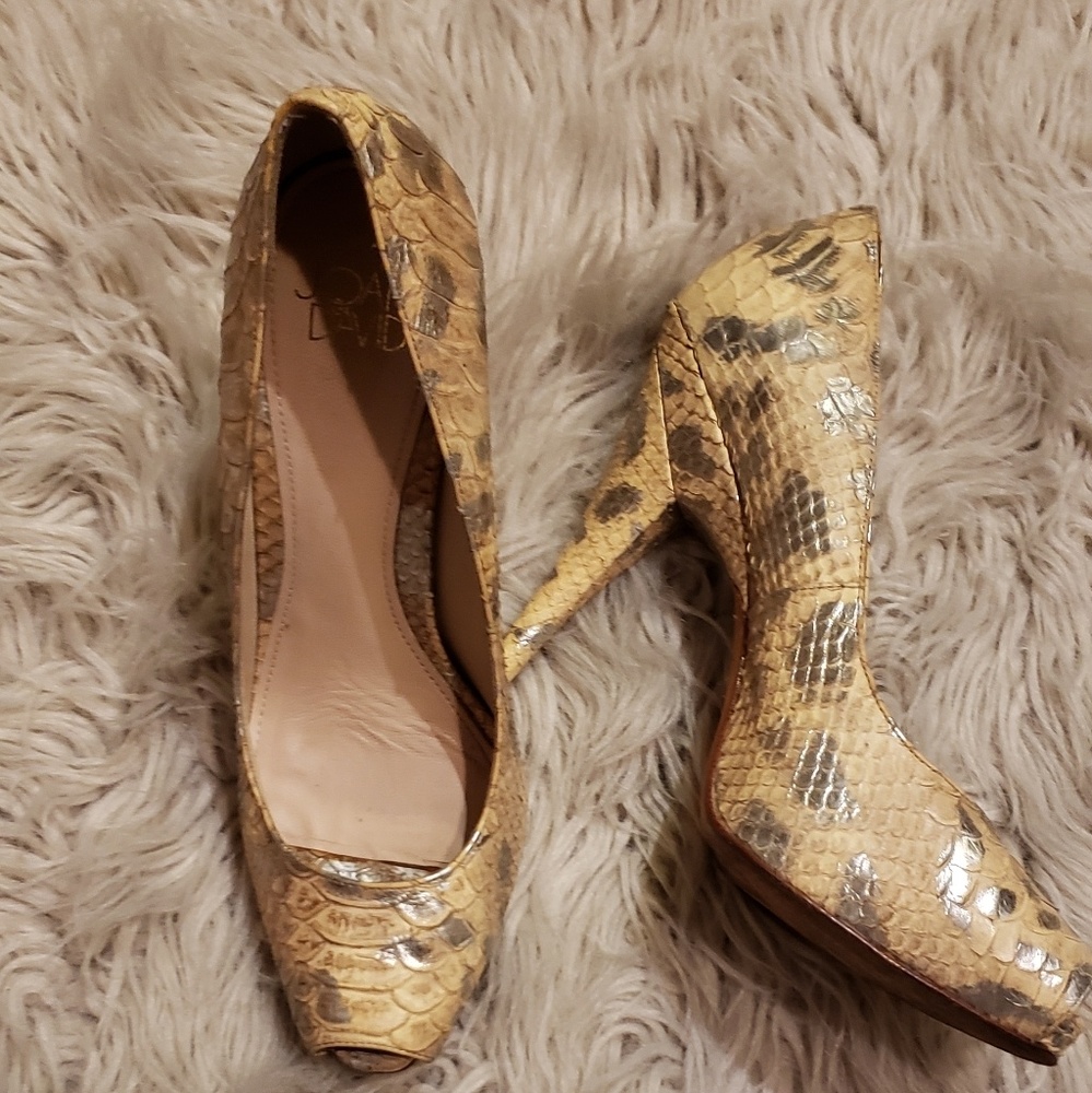 Joan David hells Size 7